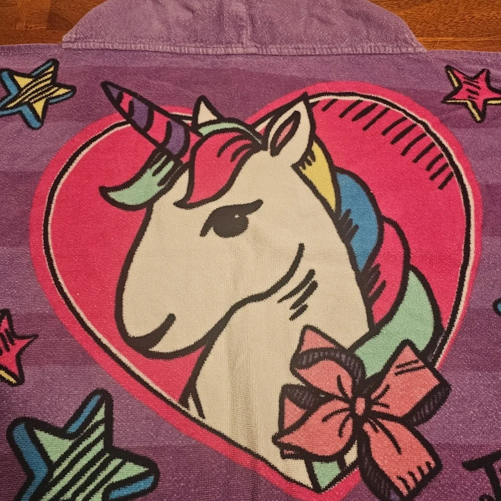 Girls like new super cut jojo siwa hooded bath towel.